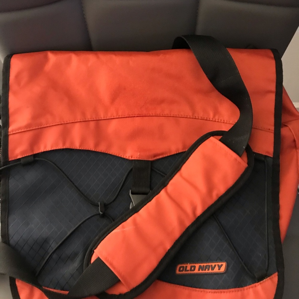 Old Navy: Canvas Messenger Bag